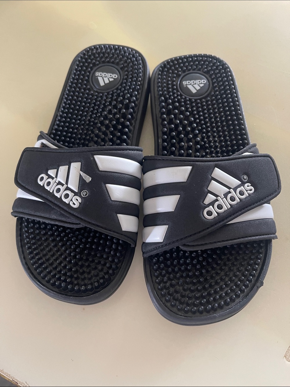 adidas Kids Black and White Massage Slide Sandals size 6